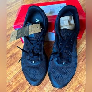 New Balance Rush V3 Men’s size 11 Black New with Tags